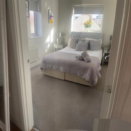 Luxury Riverside 2 Bedroomed Apartment With Balcony Newport  Exterior foto