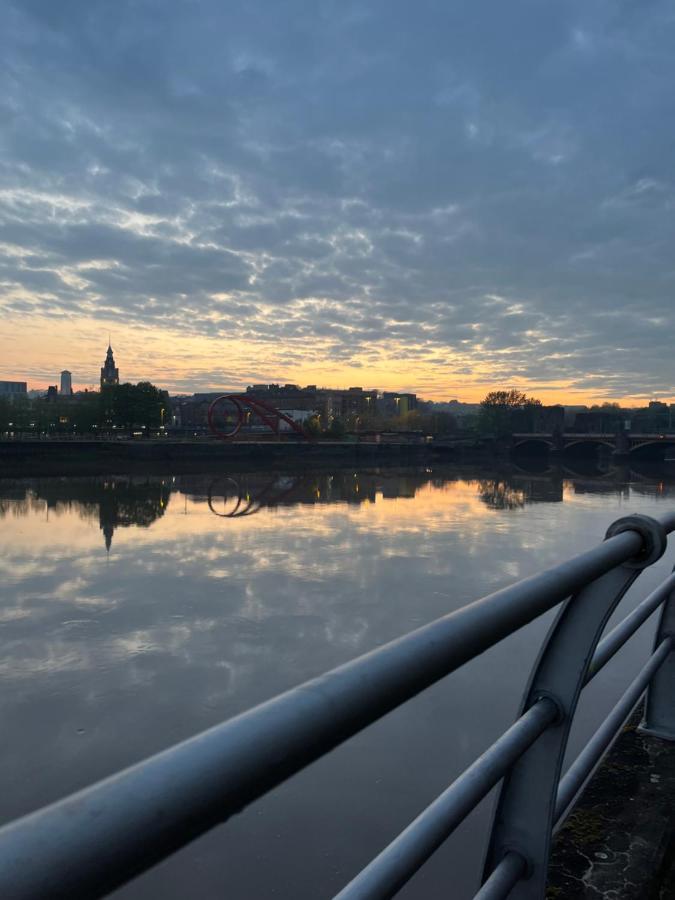 Luxury Riverside 2 Bedroomed Apartment With Balcony Newport  Exterior foto