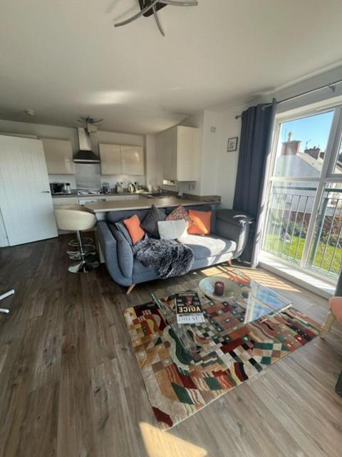 Luxury Riverside 2 Bedroomed Apartment With Balcony Newport  Exterior foto