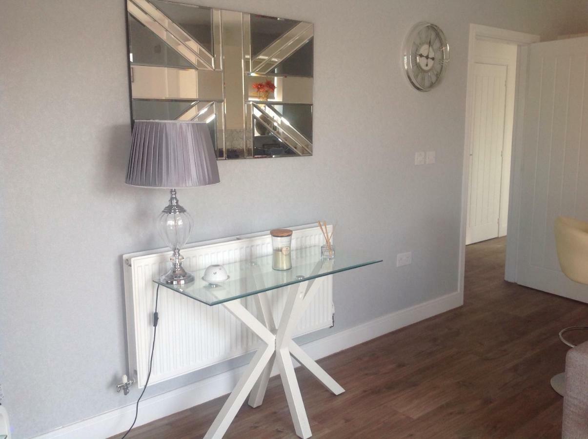 Luxury Riverside 2 Bedroomed Apartment With Balcony Newport  Exterior foto